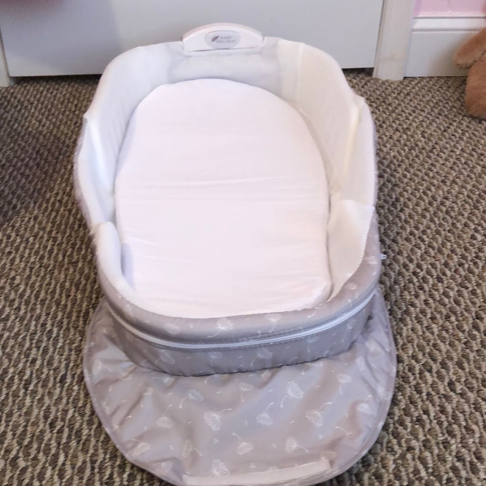 Portable baby nest